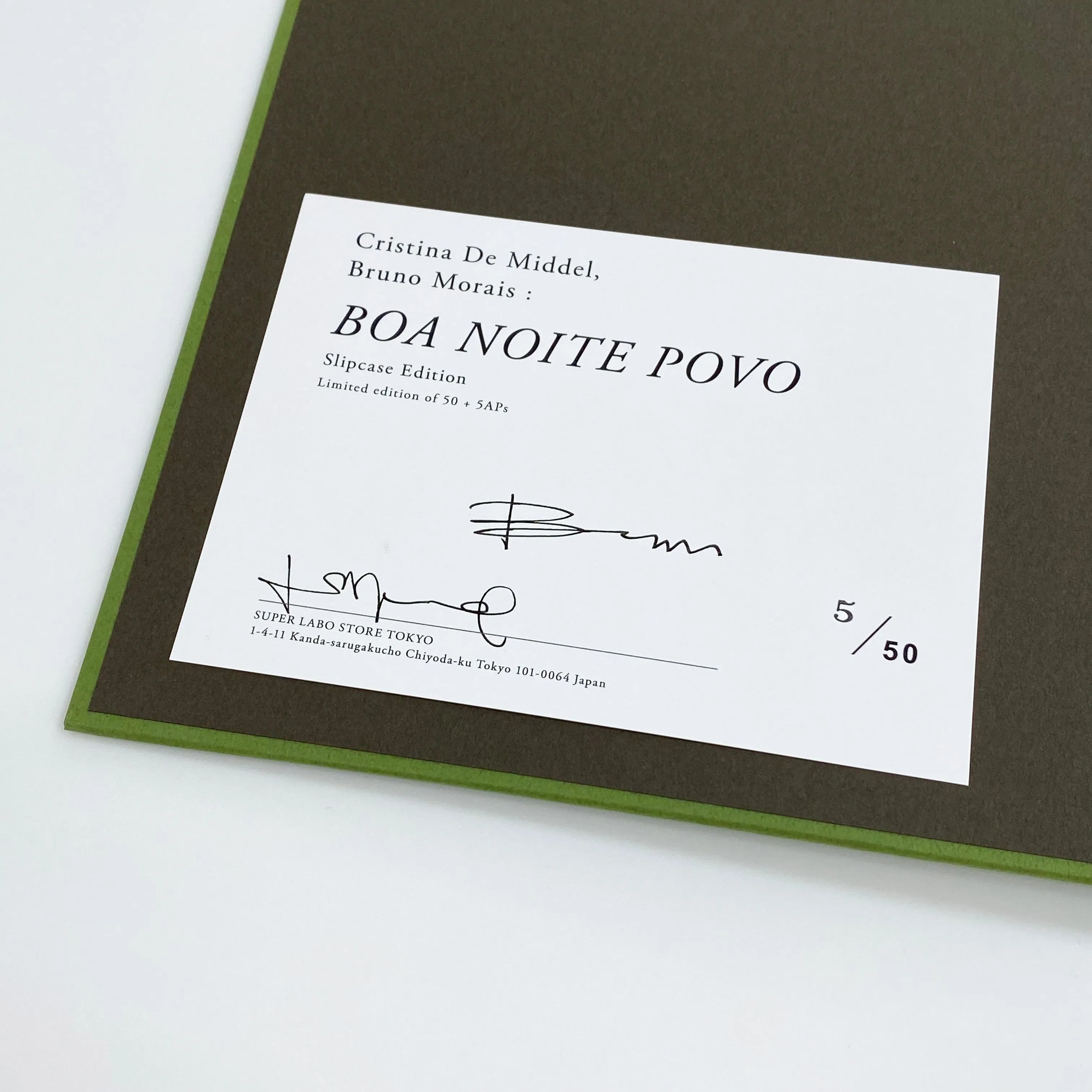 BOA NOITE POVO<br />Slipcase edition<br />Cristina de Middel   Bruno Morais