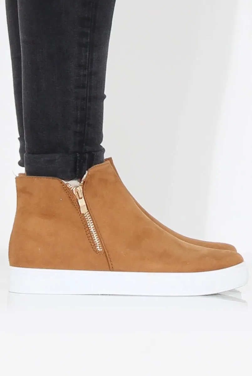 Camel Suede High Top Trainers - Nya